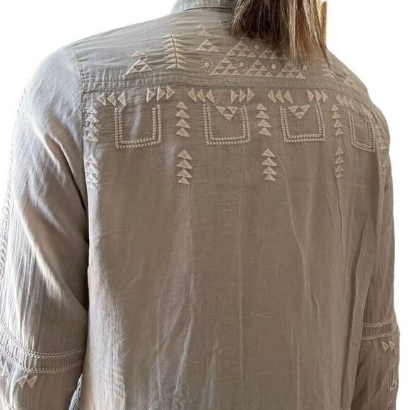 Johnny Was 3J Workshop Sage Green Floral Embroidered Button Down Blouse Sz M - Picture 10 of 10